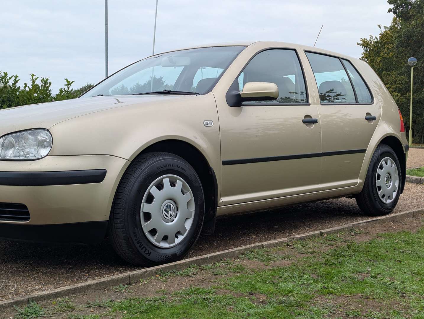<p>2002 VW GOLF 1.4S</p>