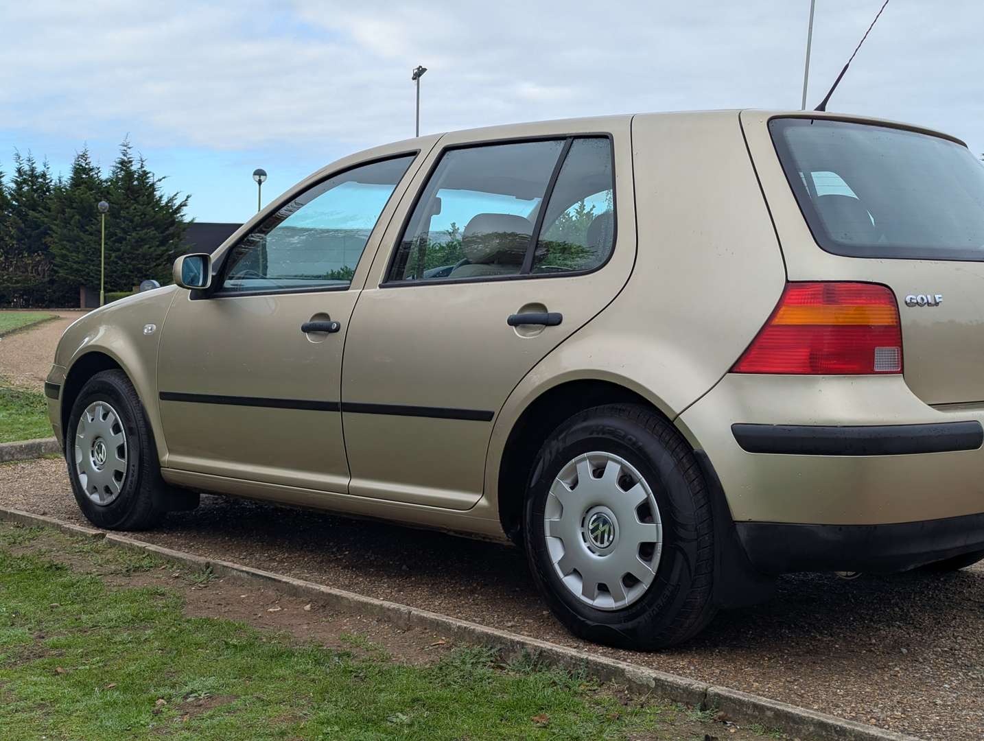 <p>2002 VW GOLF 1.4S</p>