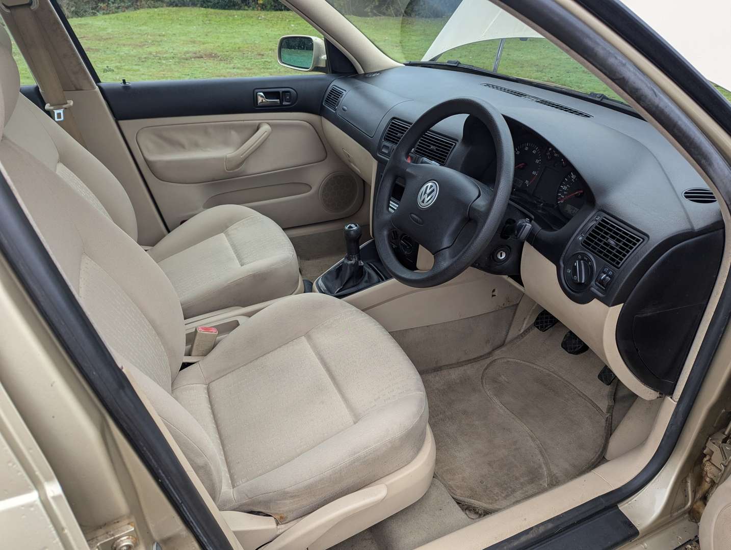 <p>2002 VW GOLF 1.4S</p>