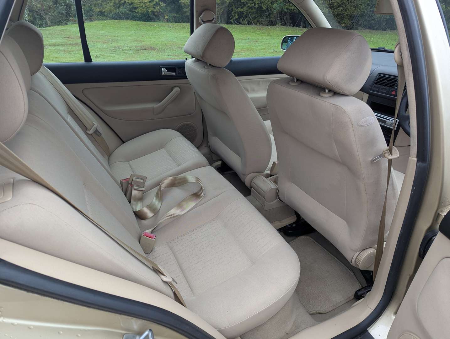 <p>2002 VW GOLF 1.4S</p>