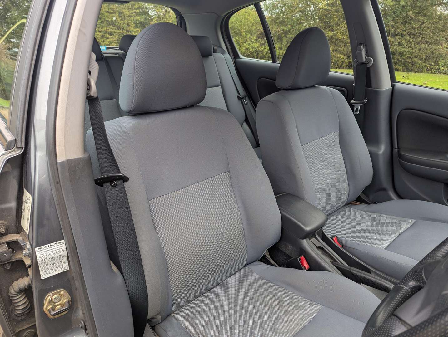 <p>2004 NISSAN ALMERA SE AUTO</p>