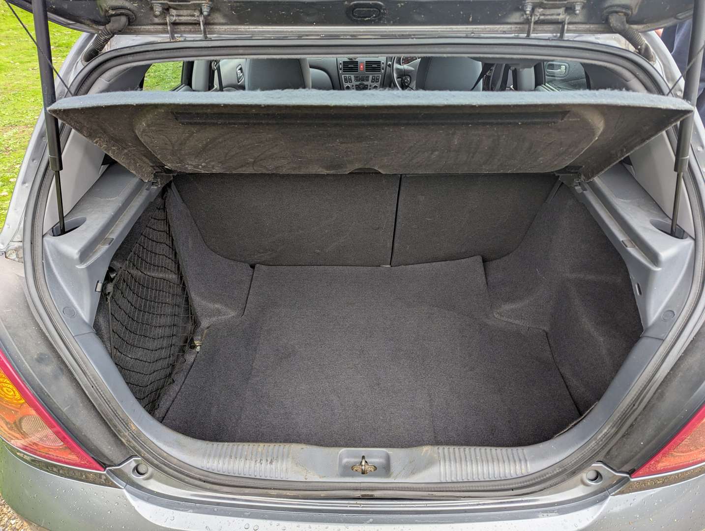 <p>2004 NISSAN ALMERA SE AUTO</p>