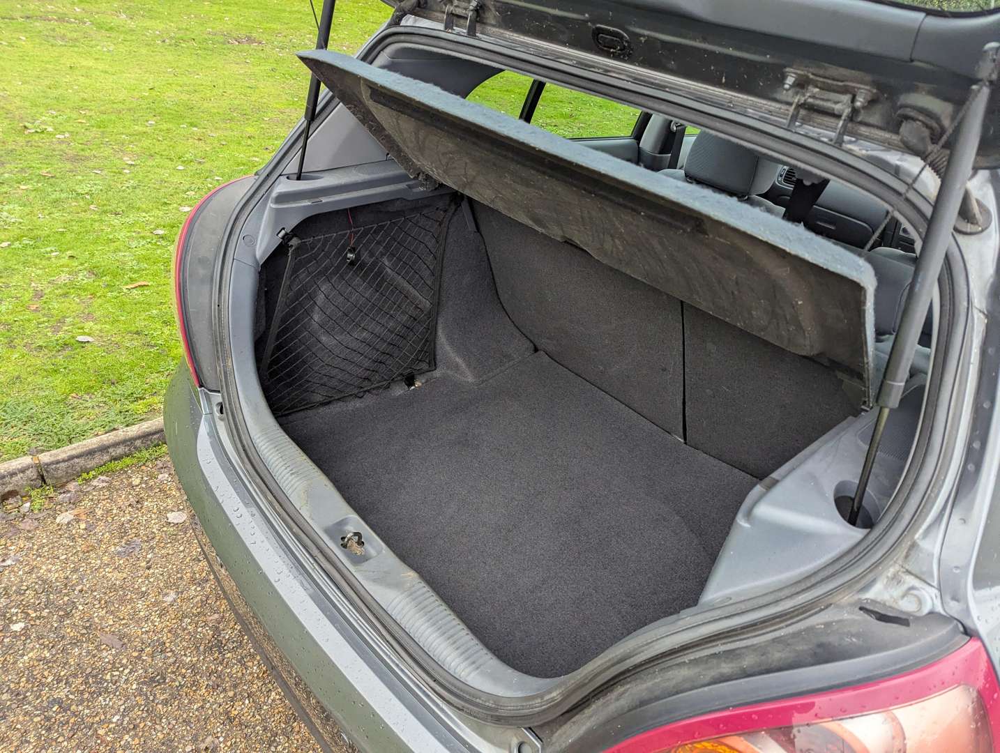 <p>2004 NISSAN ALMERA SE AUTO</p>