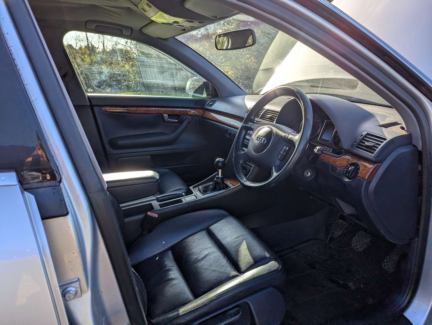 <p>2001 AUDI A4 QUATTRO SE</p>