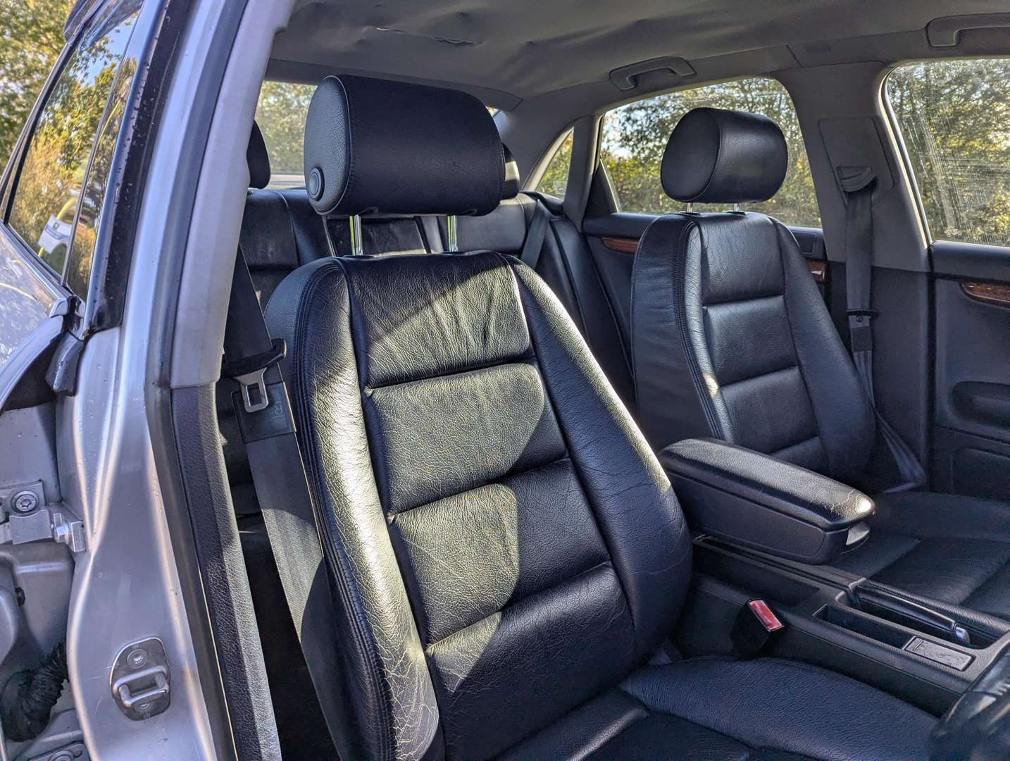 <p>2001 AUDI A4 QUATTRO SE</p>