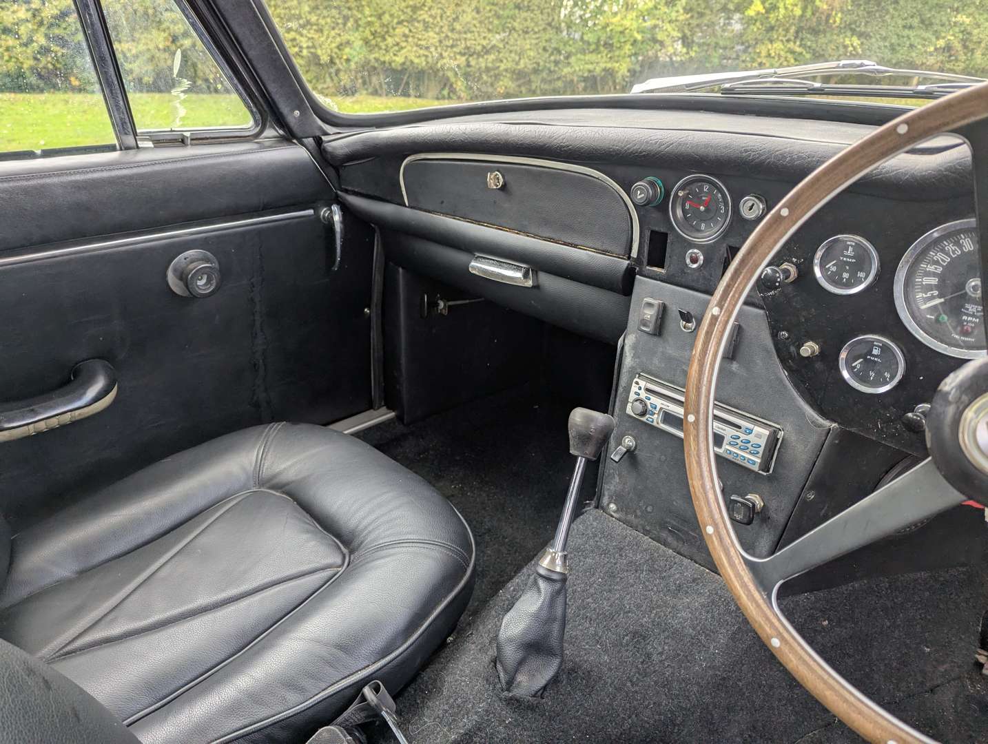 <p>1966 ASTON MARTIN DB6 VANTAGE</p>
