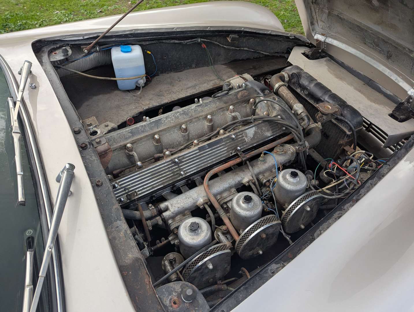 <p>1966 ASTON MARTIN DB6 VANTAGE</p>