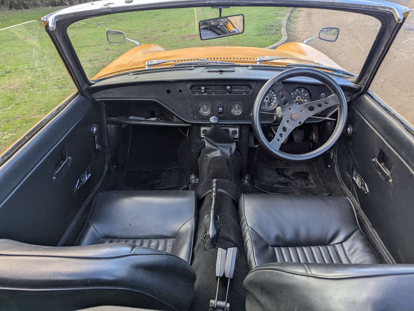 <p>1971 TRIUMPH SPITFIRE MK4</p>