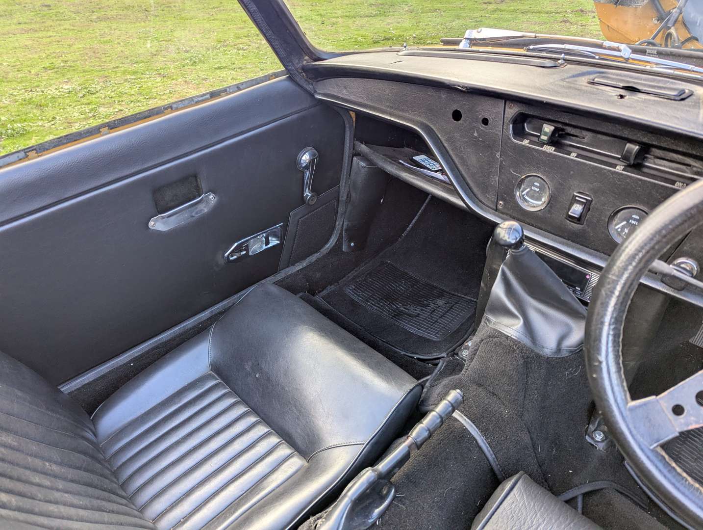 <p>1971 TRIUMPH SPITFIRE MK4</p>