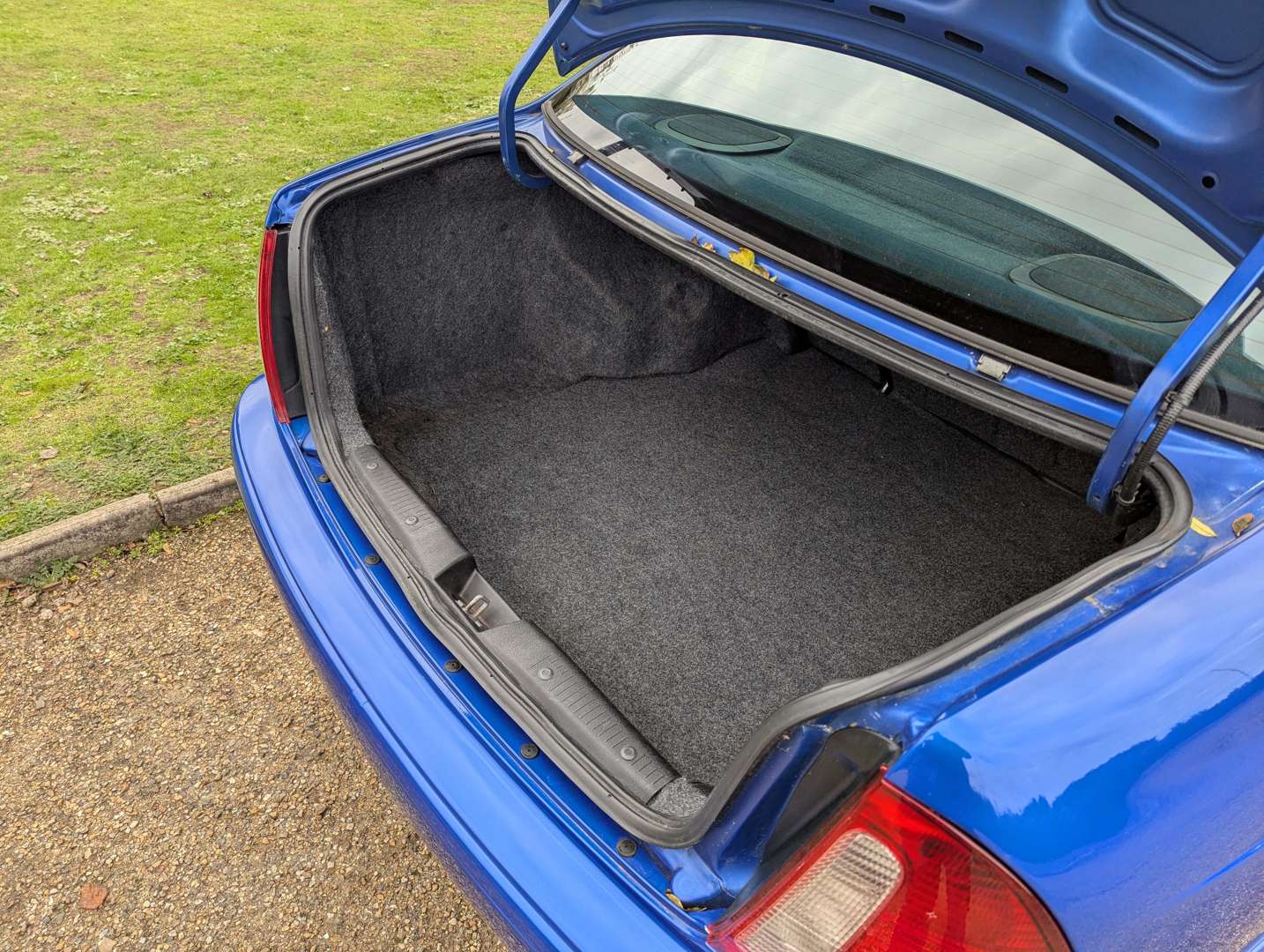 <p>2002 MG ZS 180</p>