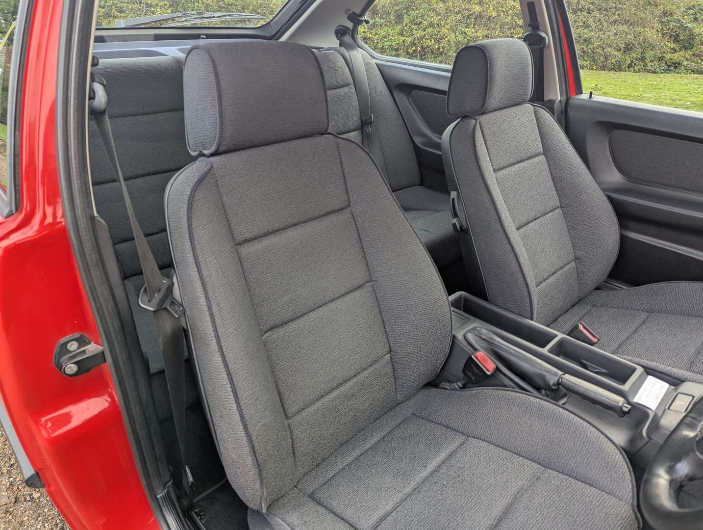 <p>1996 BMW 318TI - ONE REGISTERED OWNER</p>