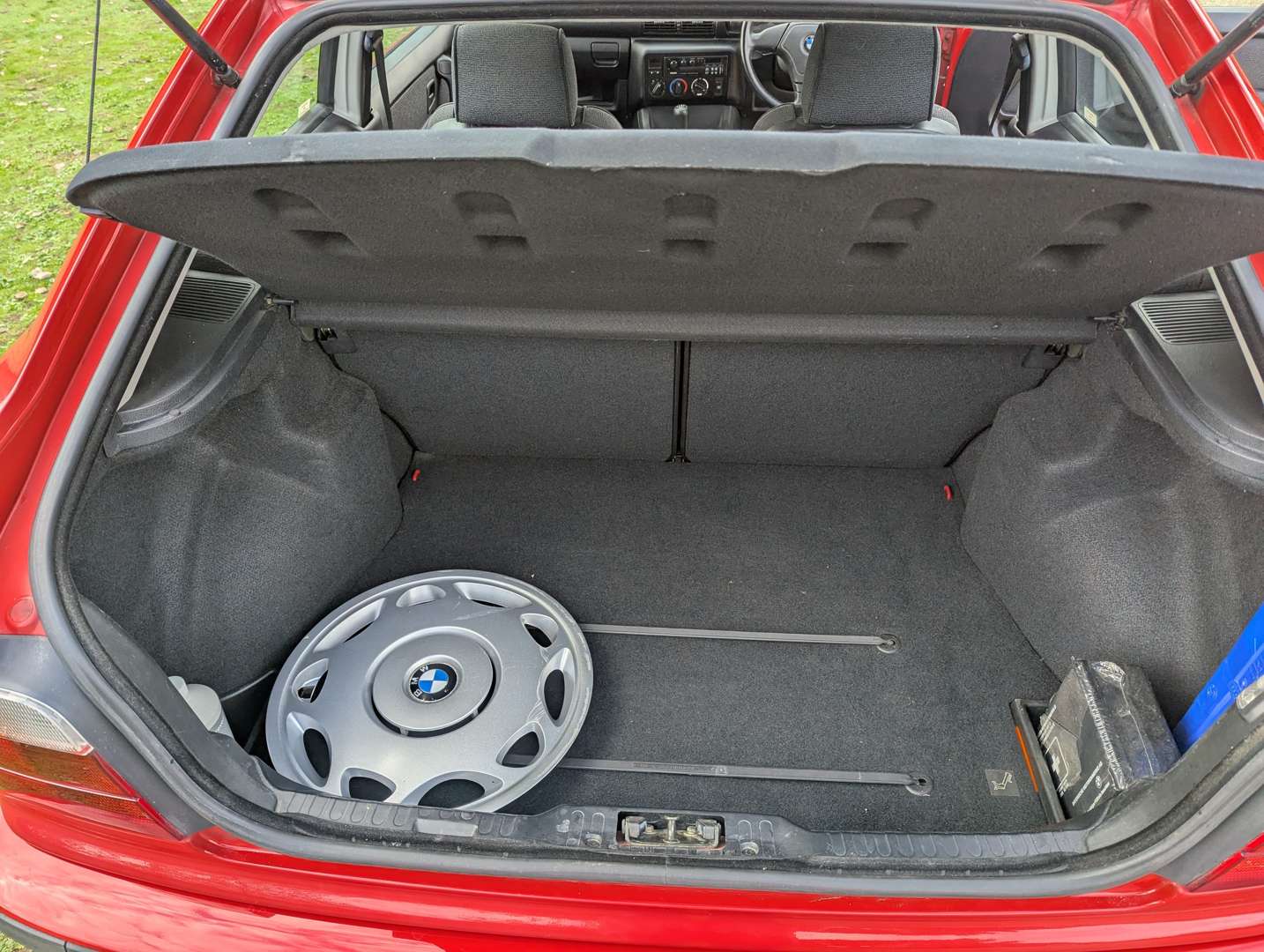 <p>1996 BMW 318TI - ONE REGISTERED OWNER</p>