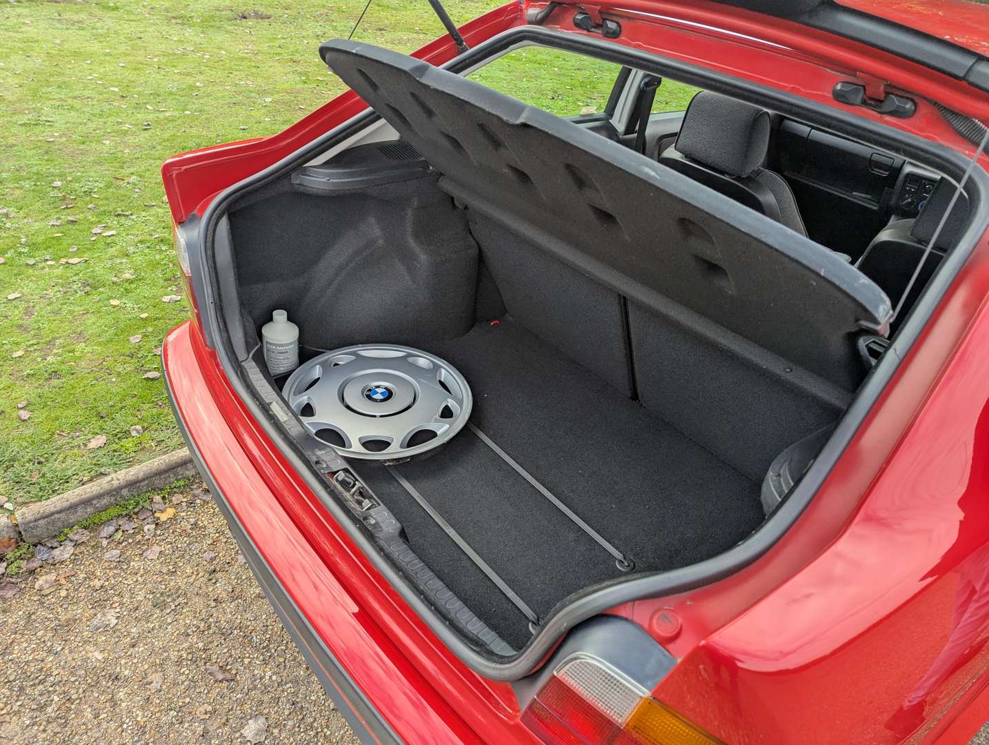 <p>1996 BMW 318TI - ONE REGISTERED OWNER</p>