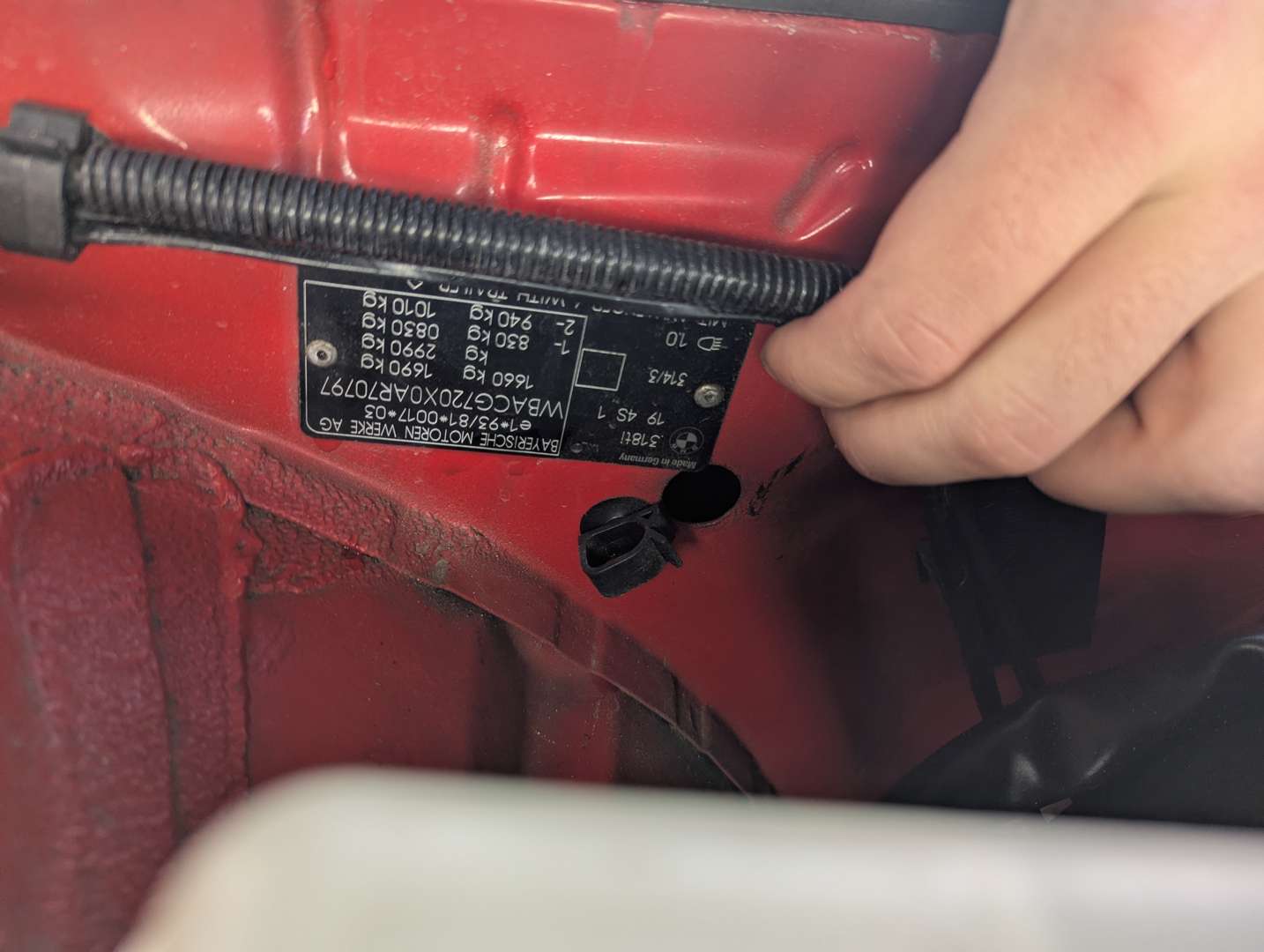 <p>1996 BMW 318TI - ONE REGISTERED OWNER</p>