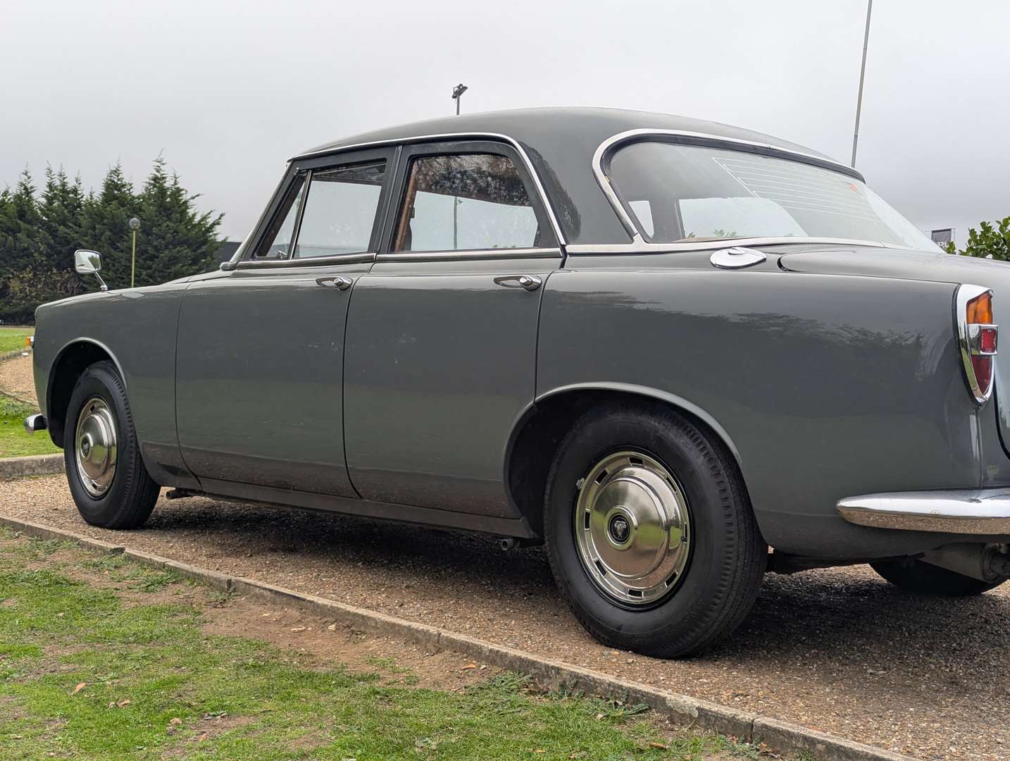<p>1962 ROVER P5 SALOON POSTPONED</p>