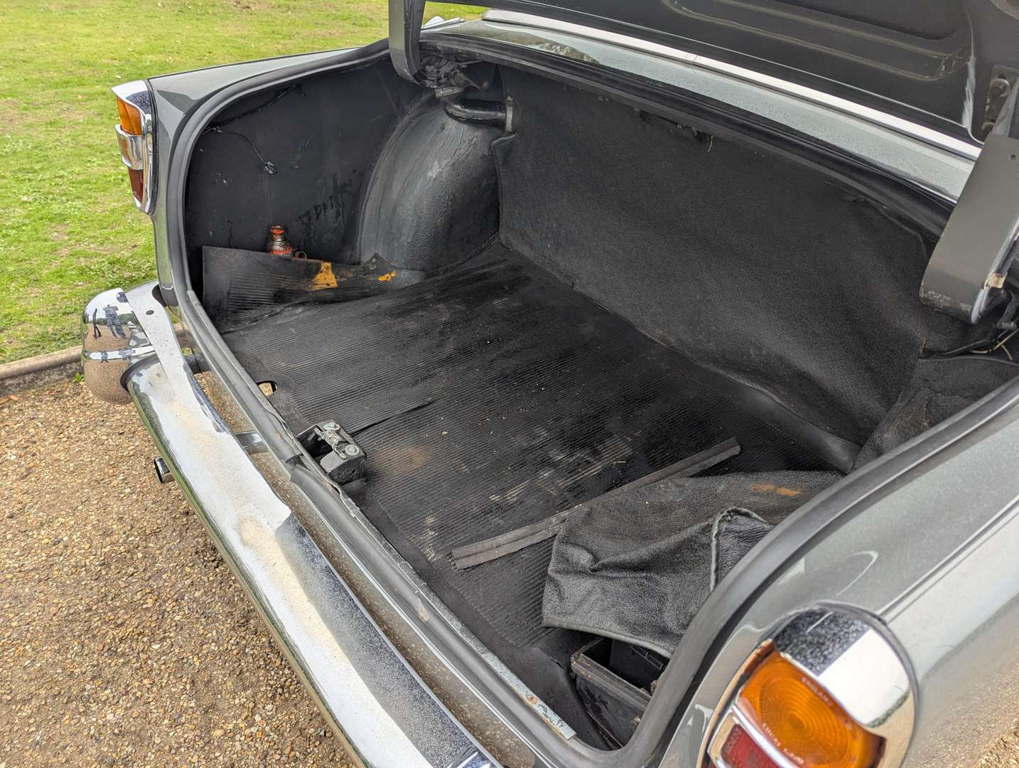 <p>1962 ROVER P5 SALOON POSTPONED</p>