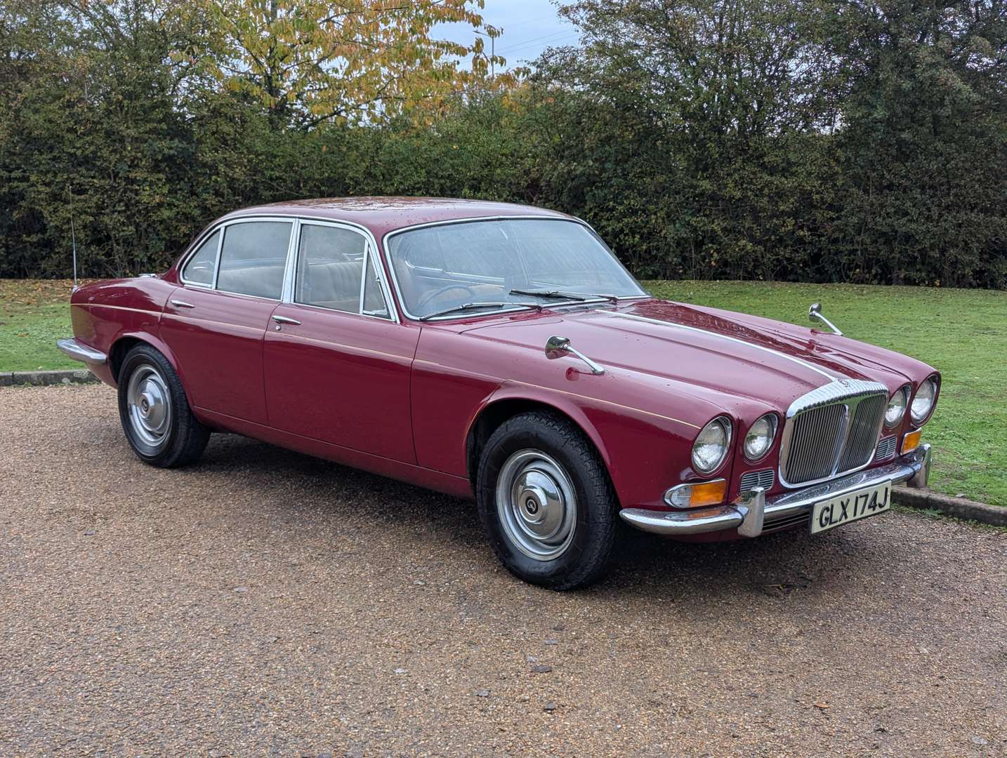 <p>1971 DAIMLER 2.8 SOVEREIGN</p>