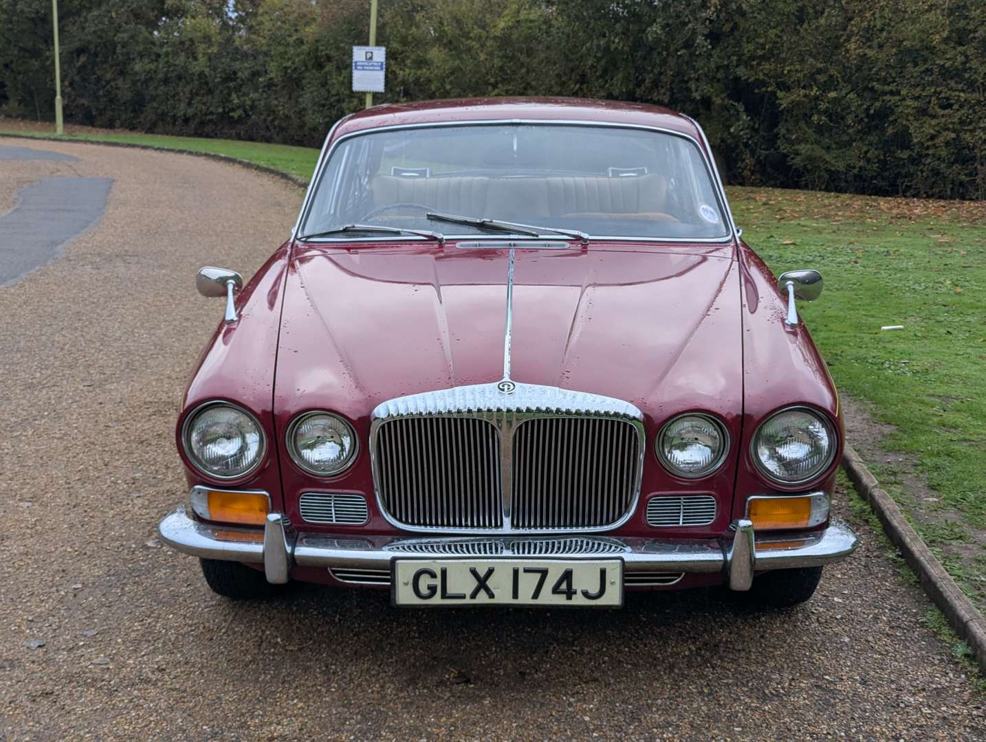 <p>1971 DAIMLER 2.8 SOVEREIGN</p>