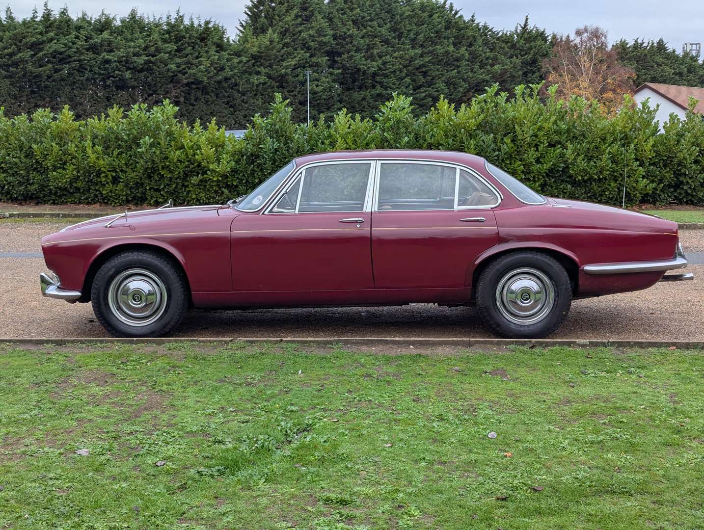 <p>1971 DAIMLER 2.8 SOVEREIGN</p>