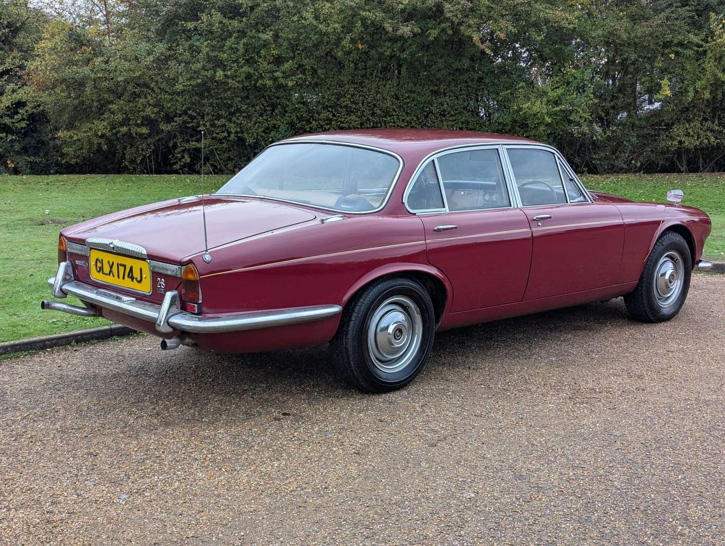 <p>1971 DAIMLER 2.8 SOVEREIGN</p>