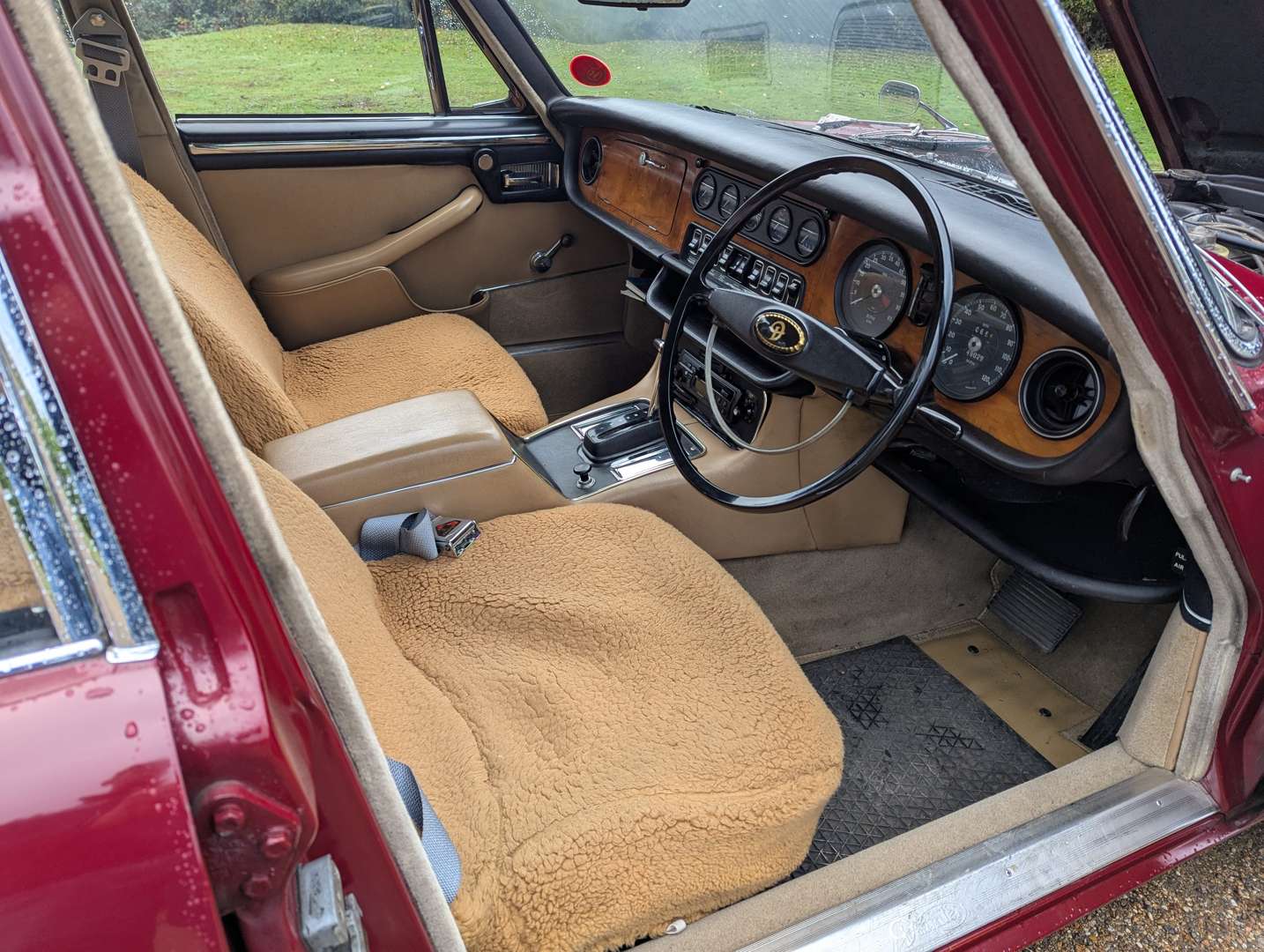 <p>1971 DAIMLER 2.8 SOVEREIGN</p>