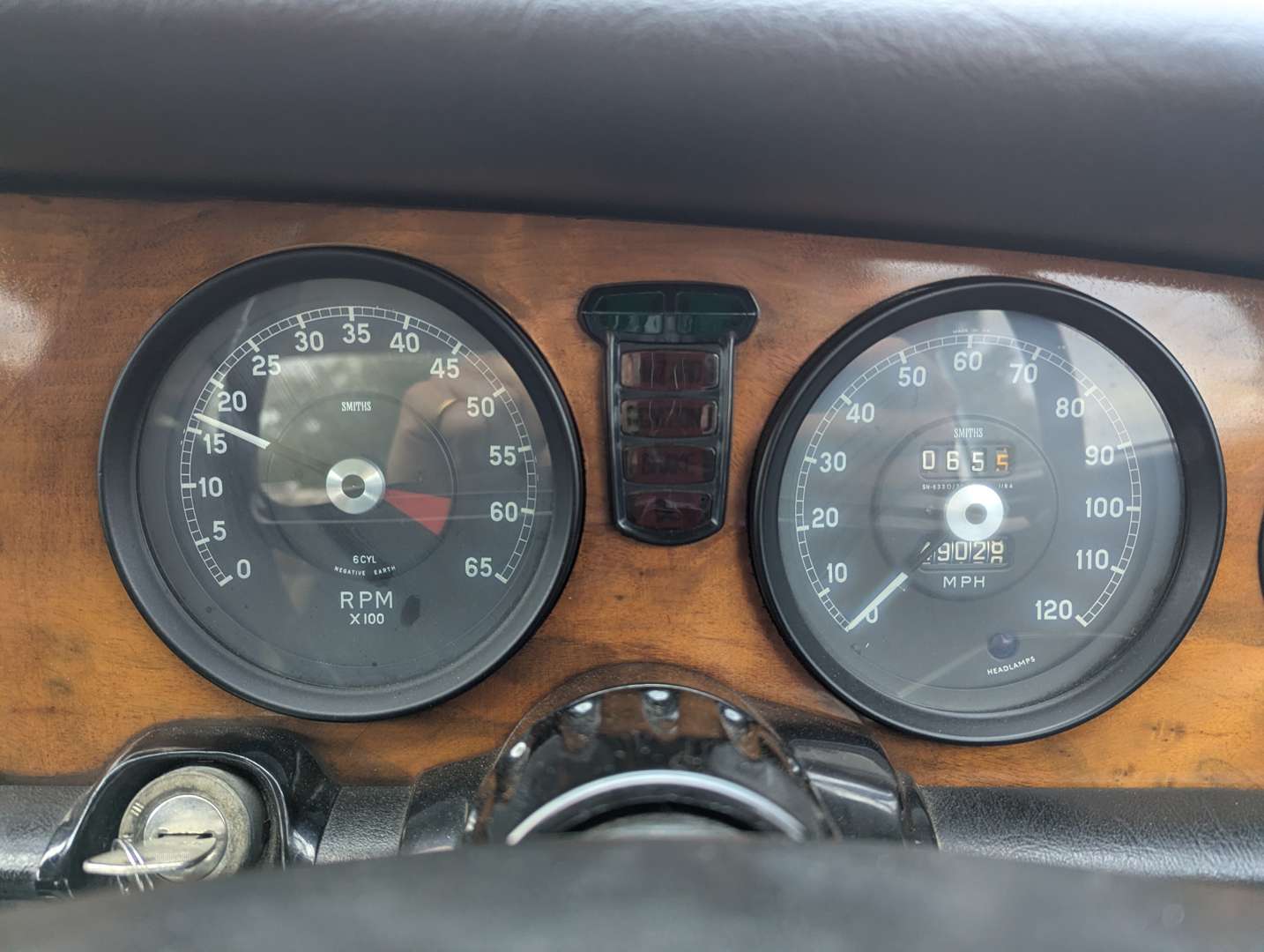 <p>1971 DAIMLER 2.8 SOVEREIGN</p>