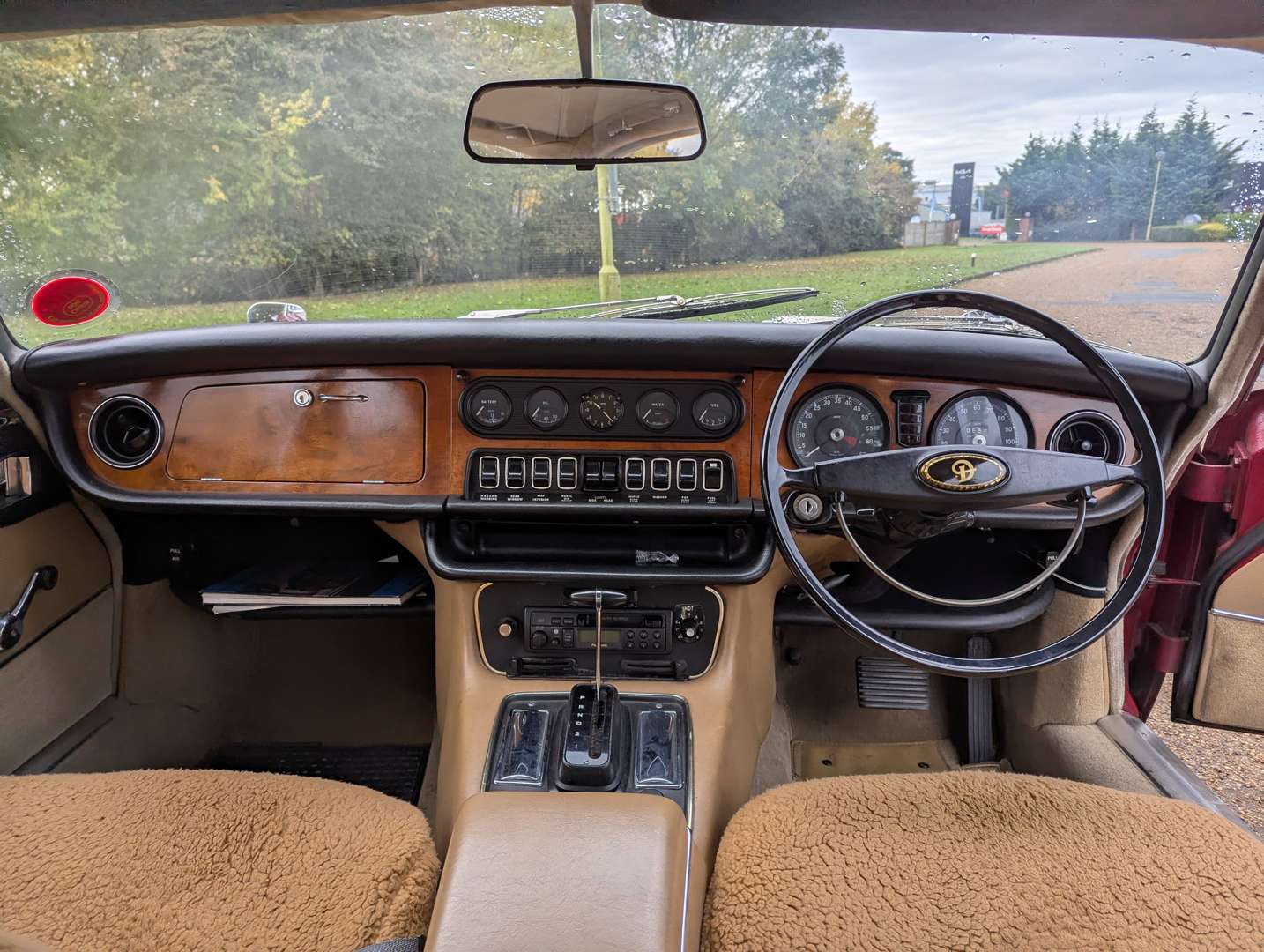 <p>1971 DAIMLER 2.8 SOVEREIGN</p>