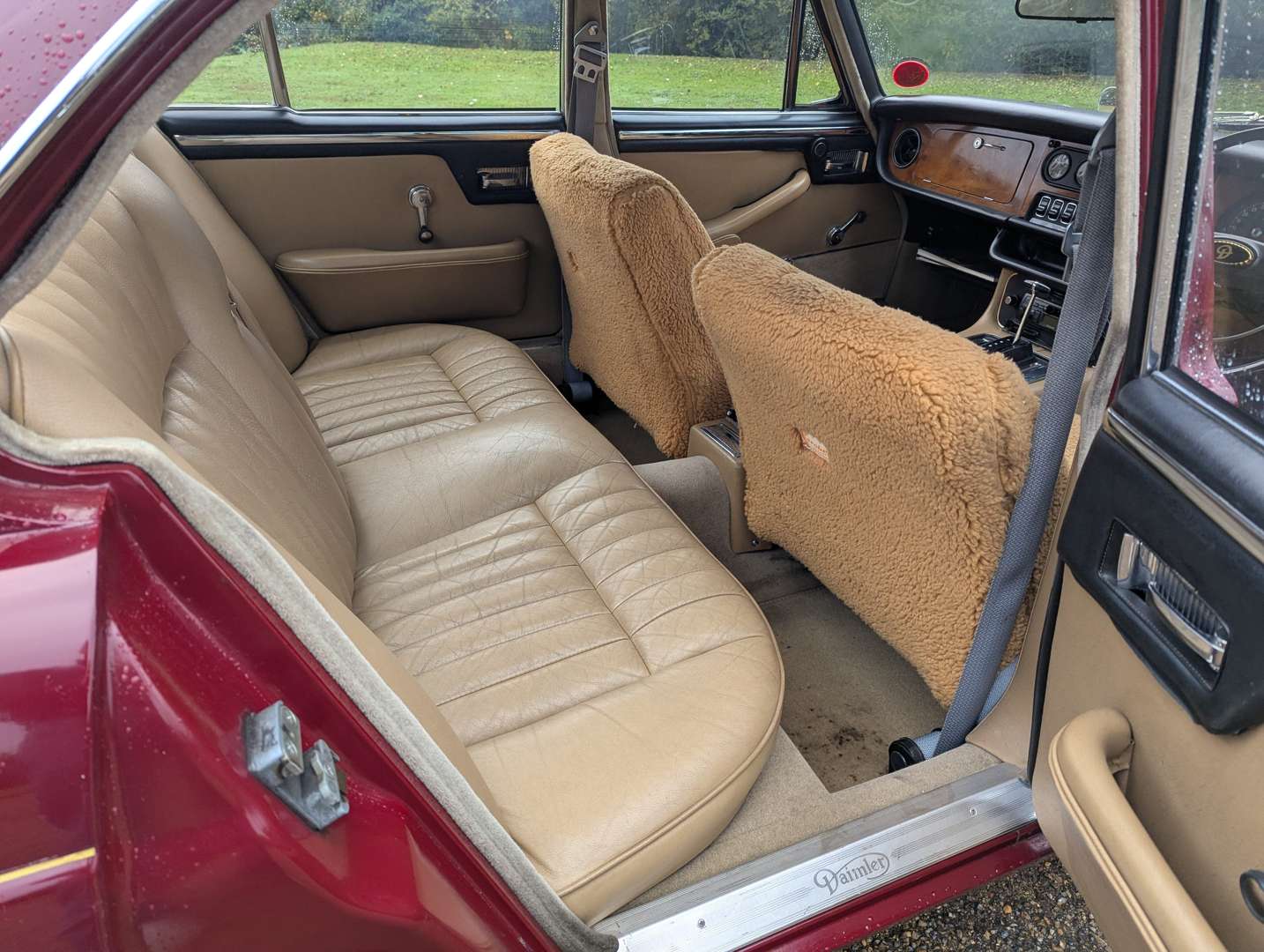 <p>1971 DAIMLER 2.8 SOVEREIGN</p>