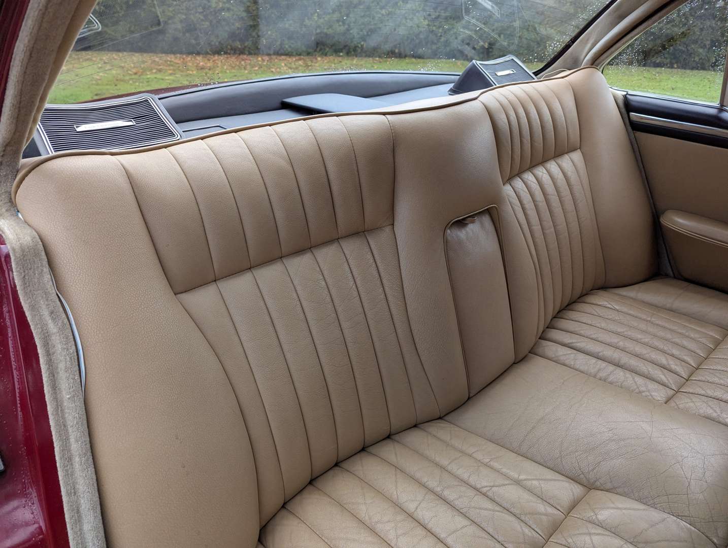 <p>1971 DAIMLER 2.8 SOVEREIGN</p>