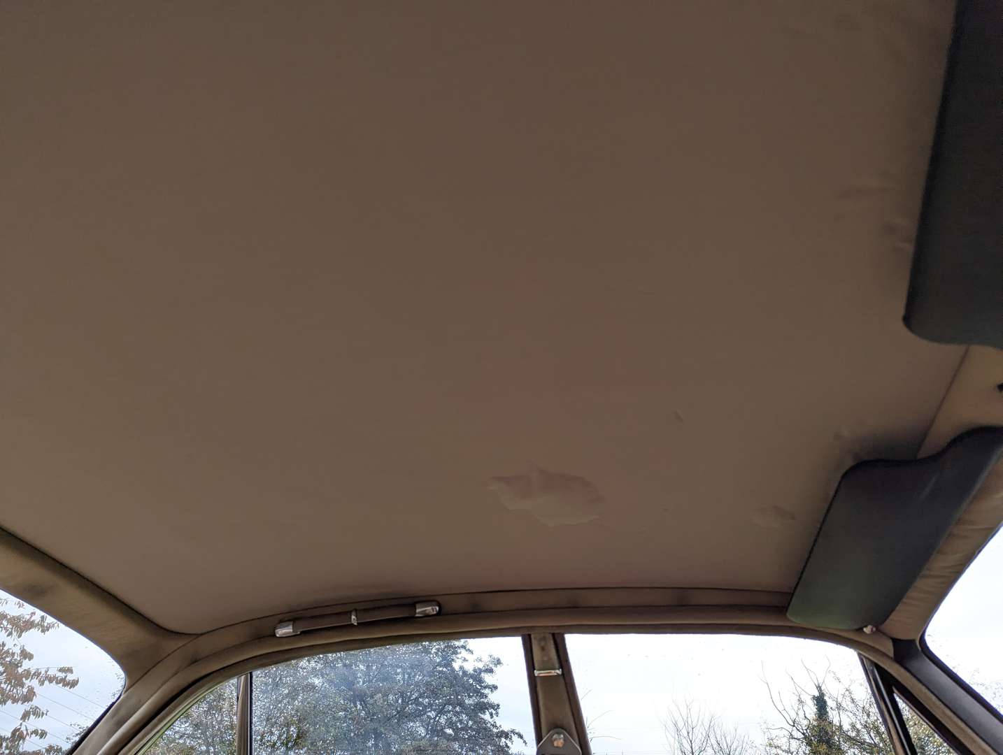 <p>1971 DAIMLER 2.8 SOVEREIGN</p>