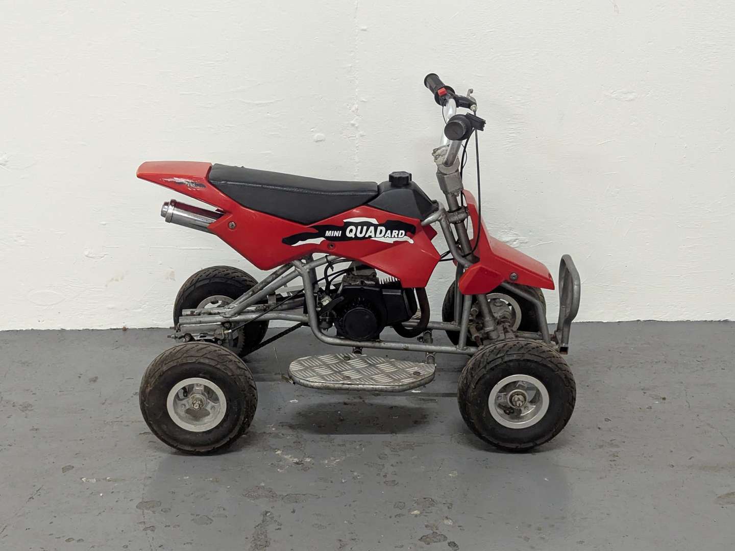 <p>MINI QUAD BIKE</p>