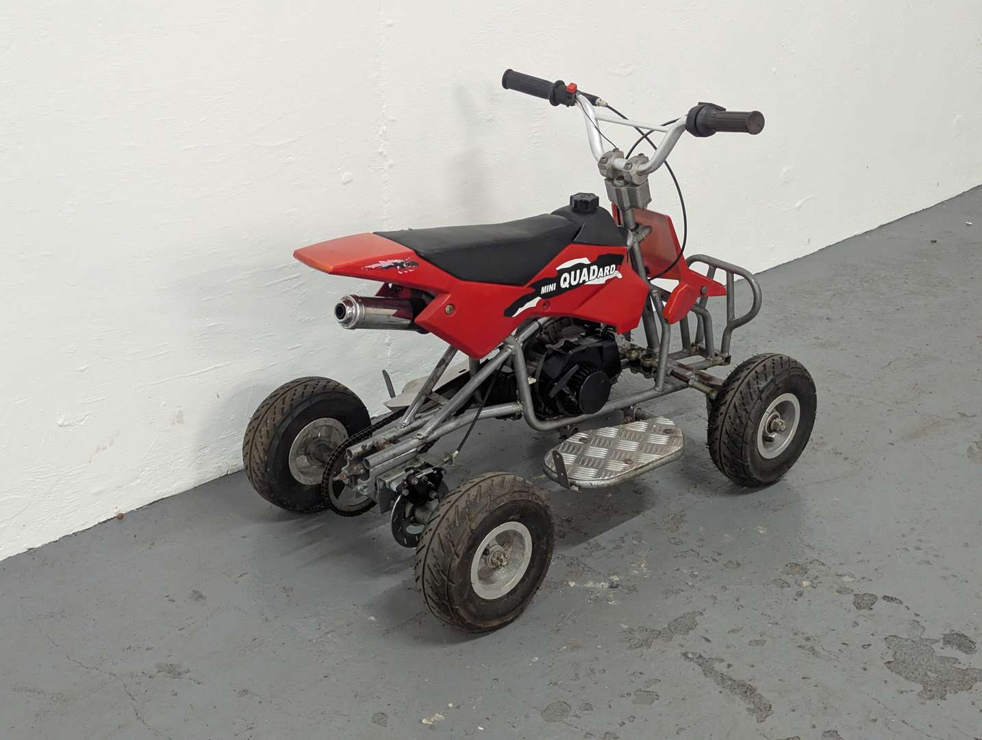 <p>MINI QUAD BIKE</p>