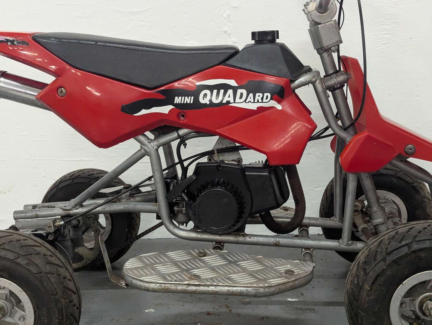 <p>MINI QUAD BIKE</p>