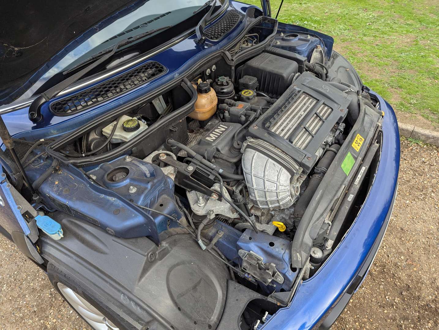 <p>2003 MINI COOPER S - ONE OWNER & 26,000 MILES</p>