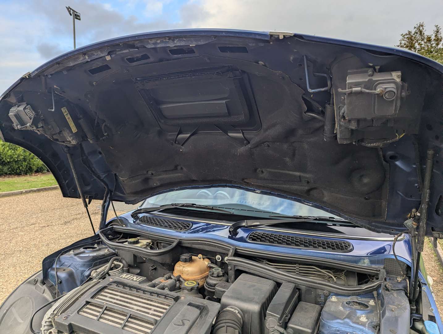 <p>2003 MINI COOPER S - ONE OWNER & 26,000 MILES</p>