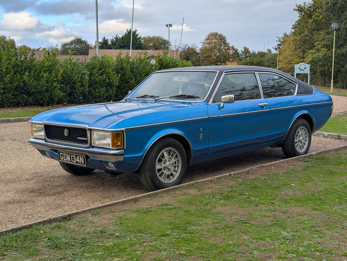 <p>1974 FORD GRANADA GHIA COUPE MANUAL</p>