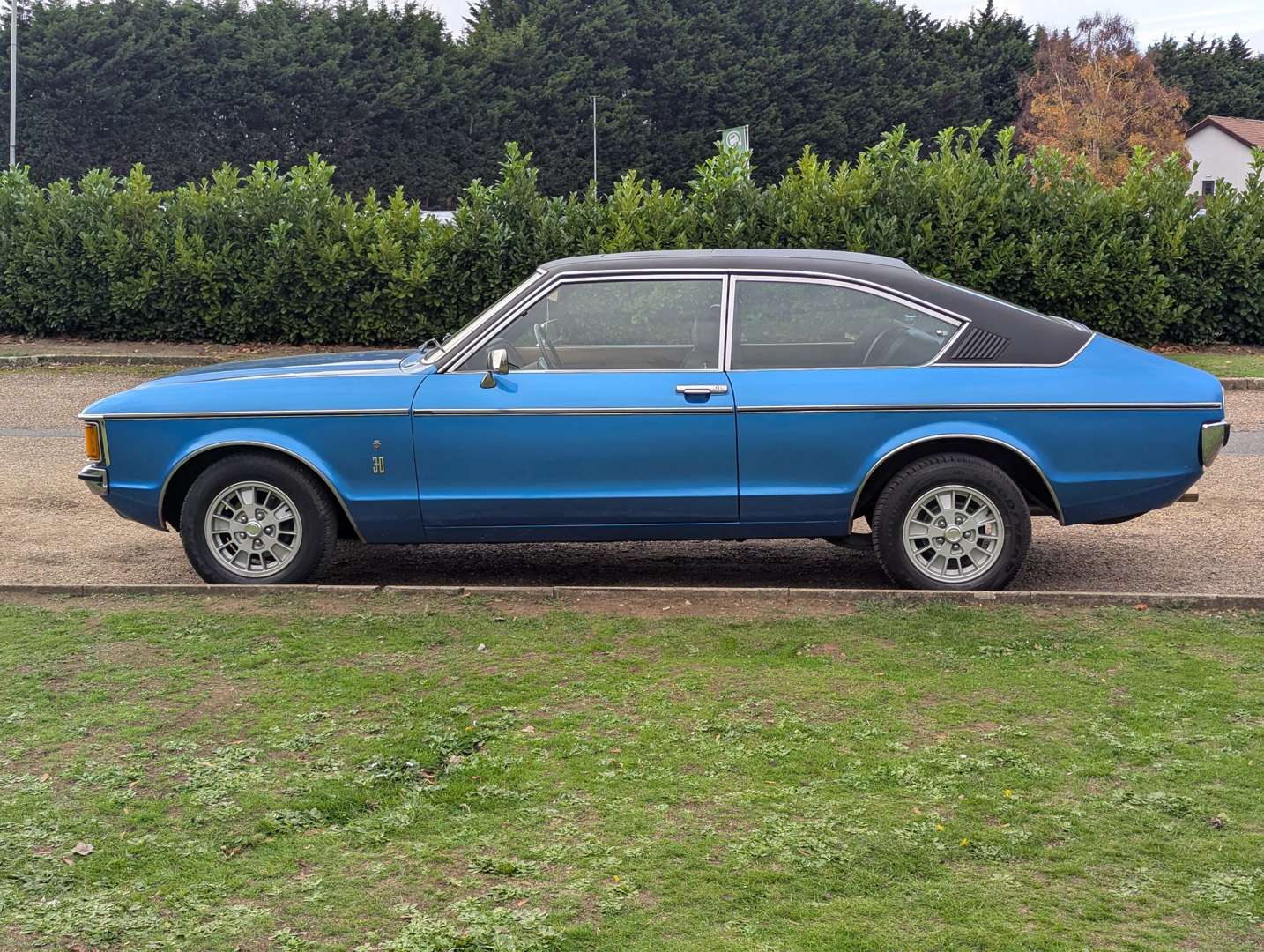 <p>1974 FORD GRANADA GHIA COUPE MANUAL</p>