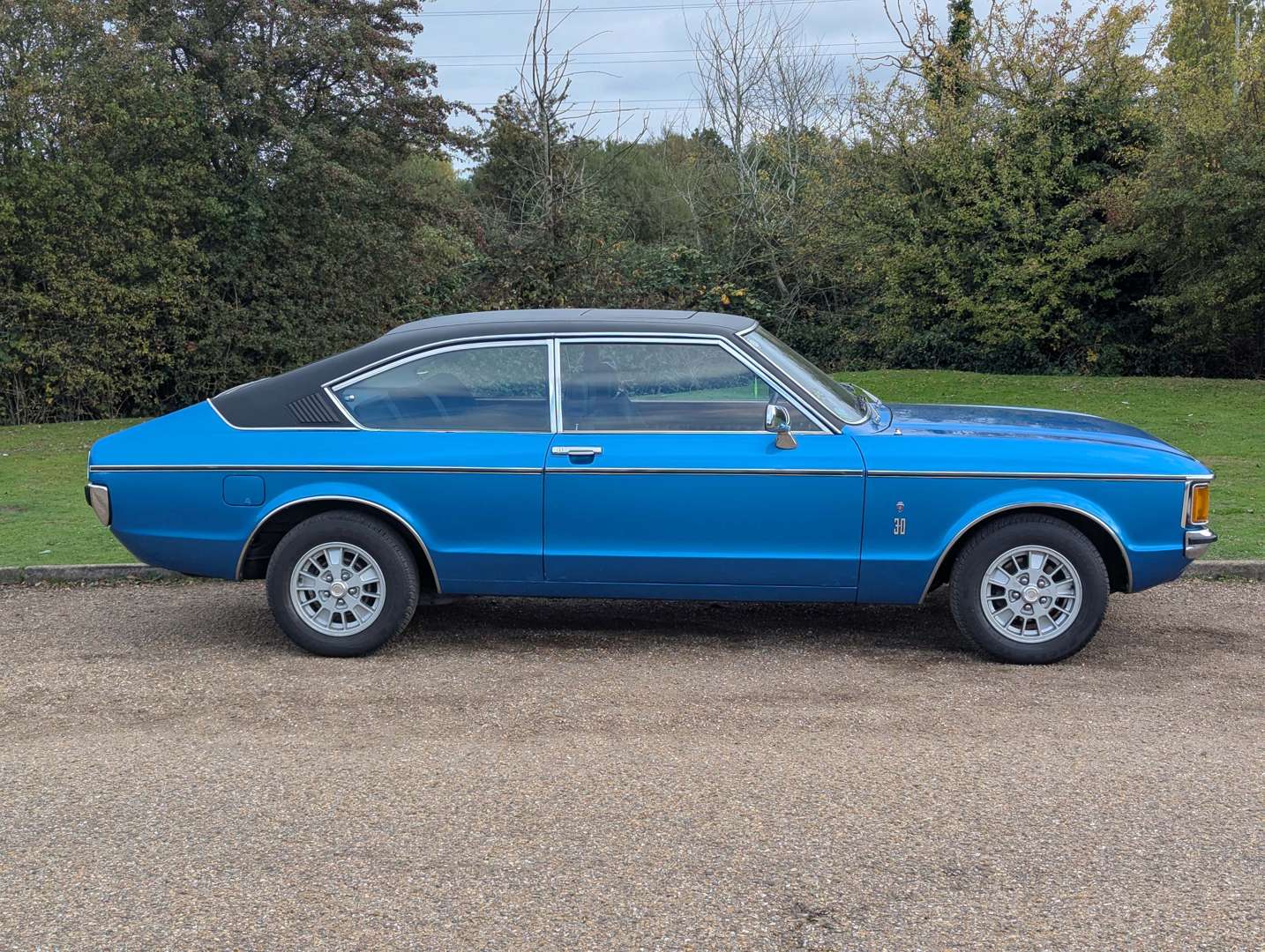 <p>1974 FORD GRANADA GHIA COUPE MANUAL</p>