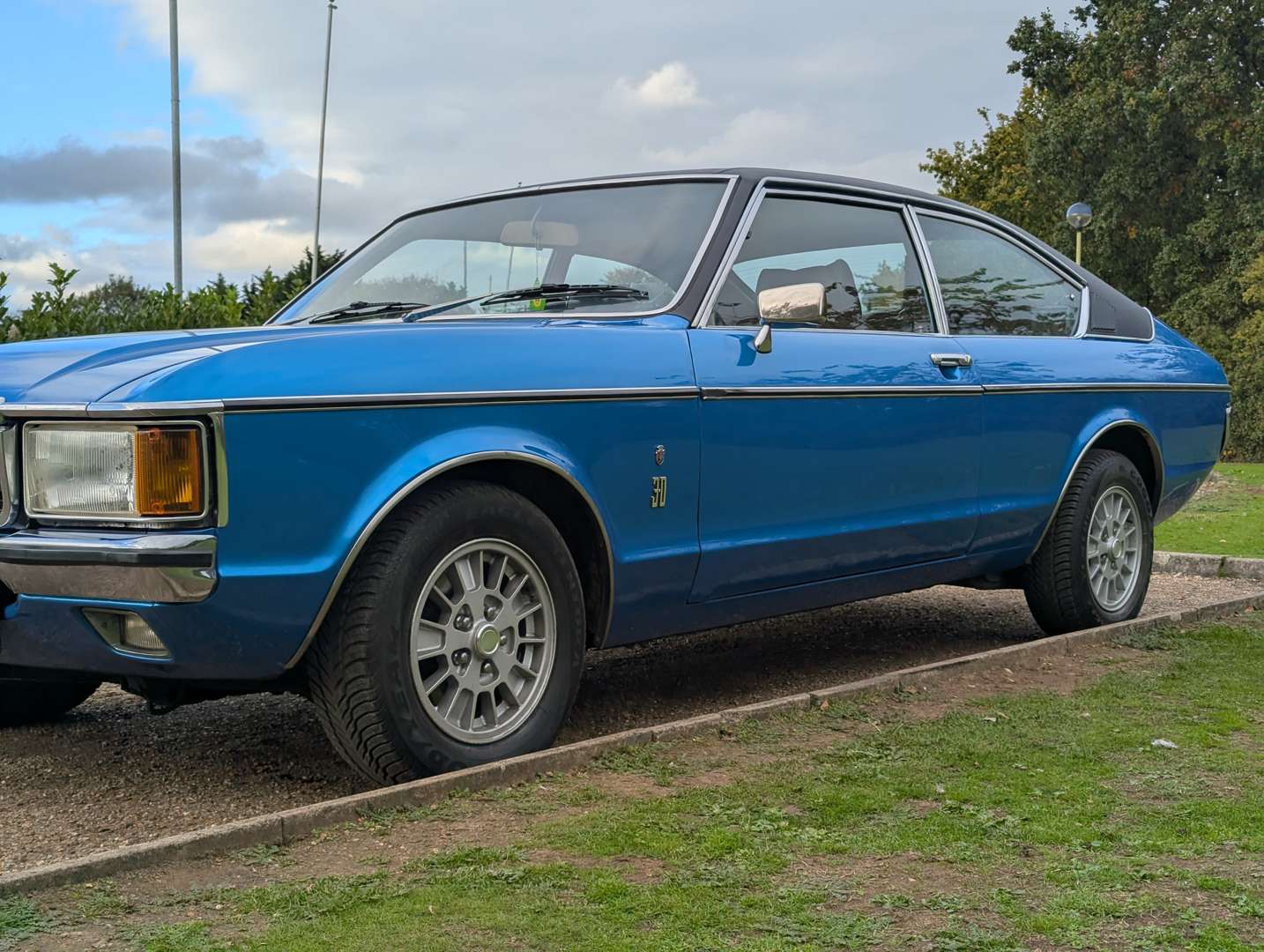 <p>1974 FORD GRANADA GHIA COUPE MANUAL</p>