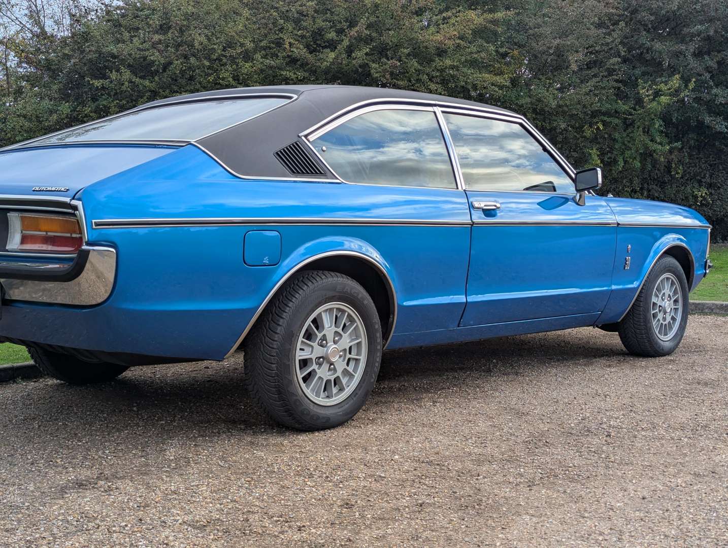 <p>1974 FORD GRANADA GHIA COUPE MANUAL</p>