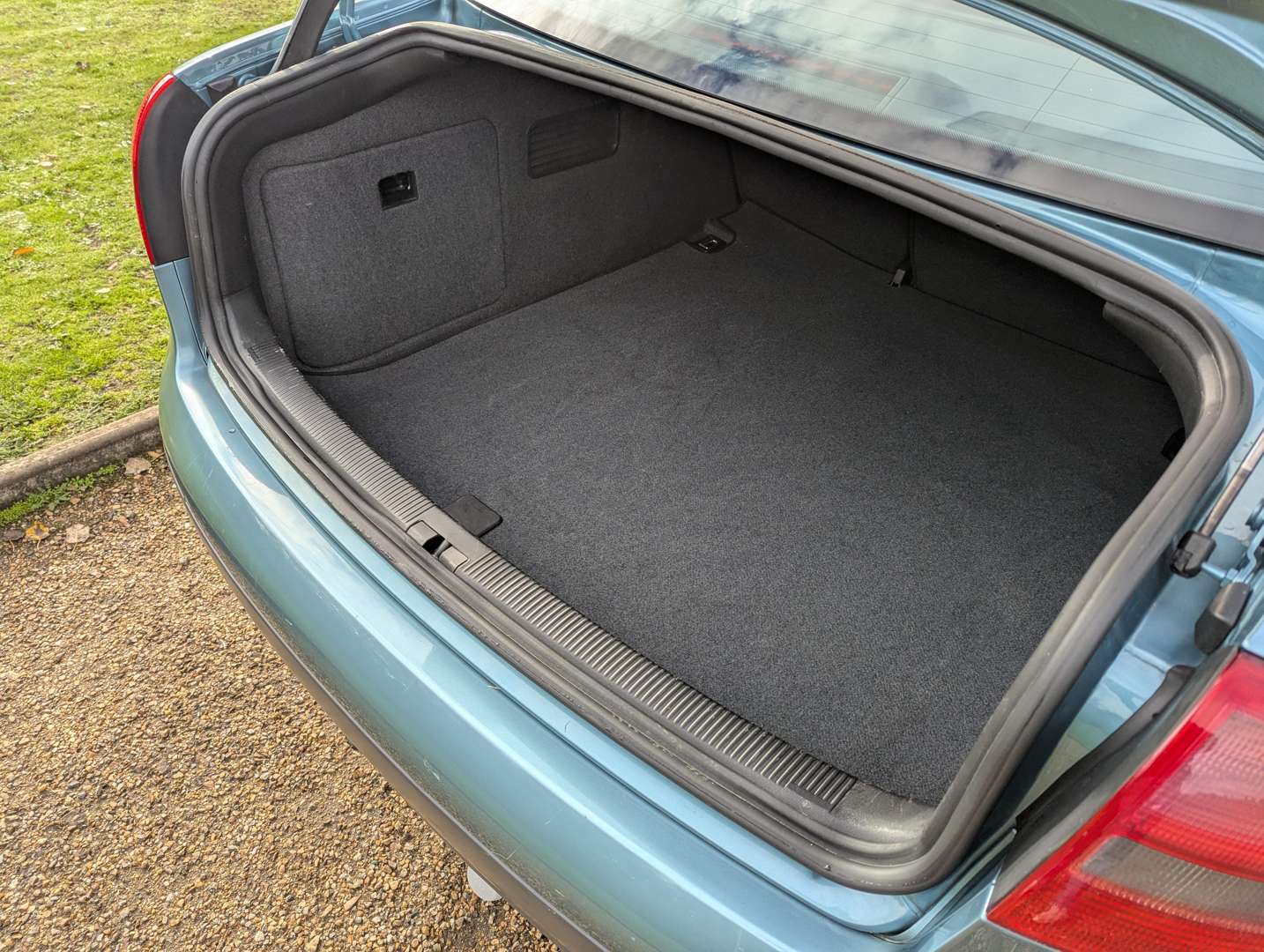 <p>2000 AUDI A6 1.8 TURBO SE</p>