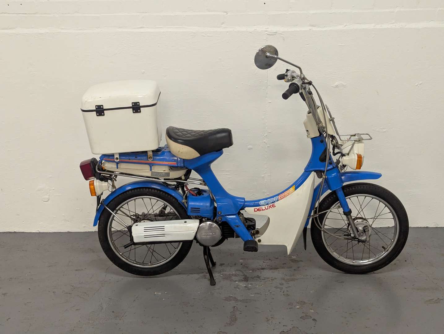 <p>1980 HONDA EXPRESS DELUXE</p>