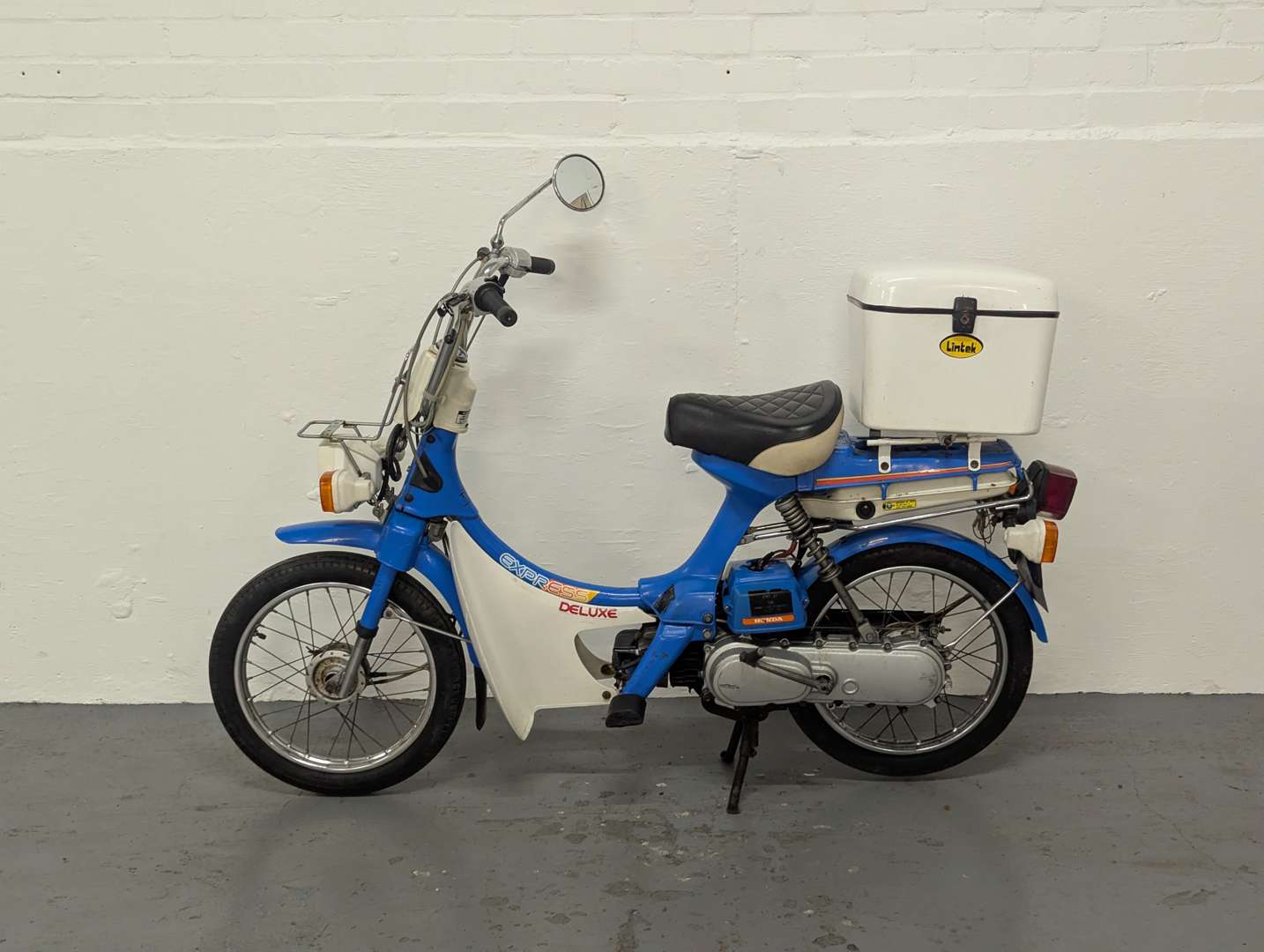 <p>1980 HONDA EXPRESS DELUXE</p>