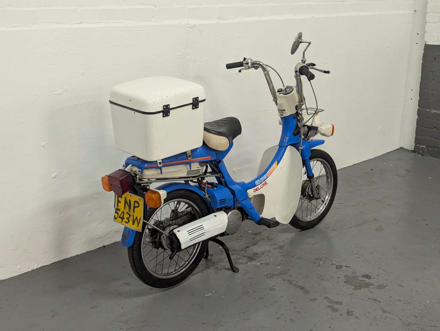 <p>1980 HONDA EXPRESS DELUXE</p>