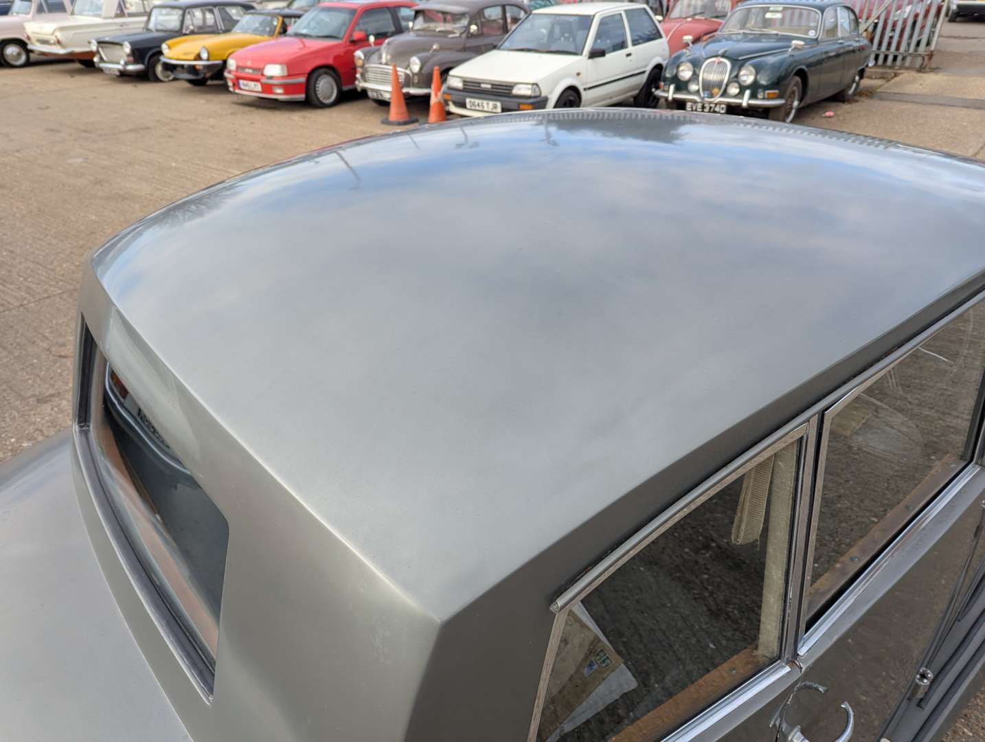 <p>1948 TRIUMPH 1800 SALOON</p>