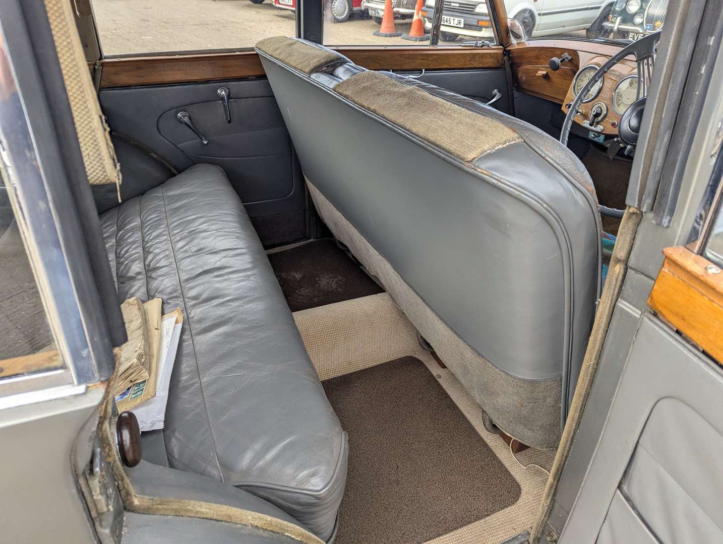 <p>1948 TRIUMPH 1800 SALOON</p>