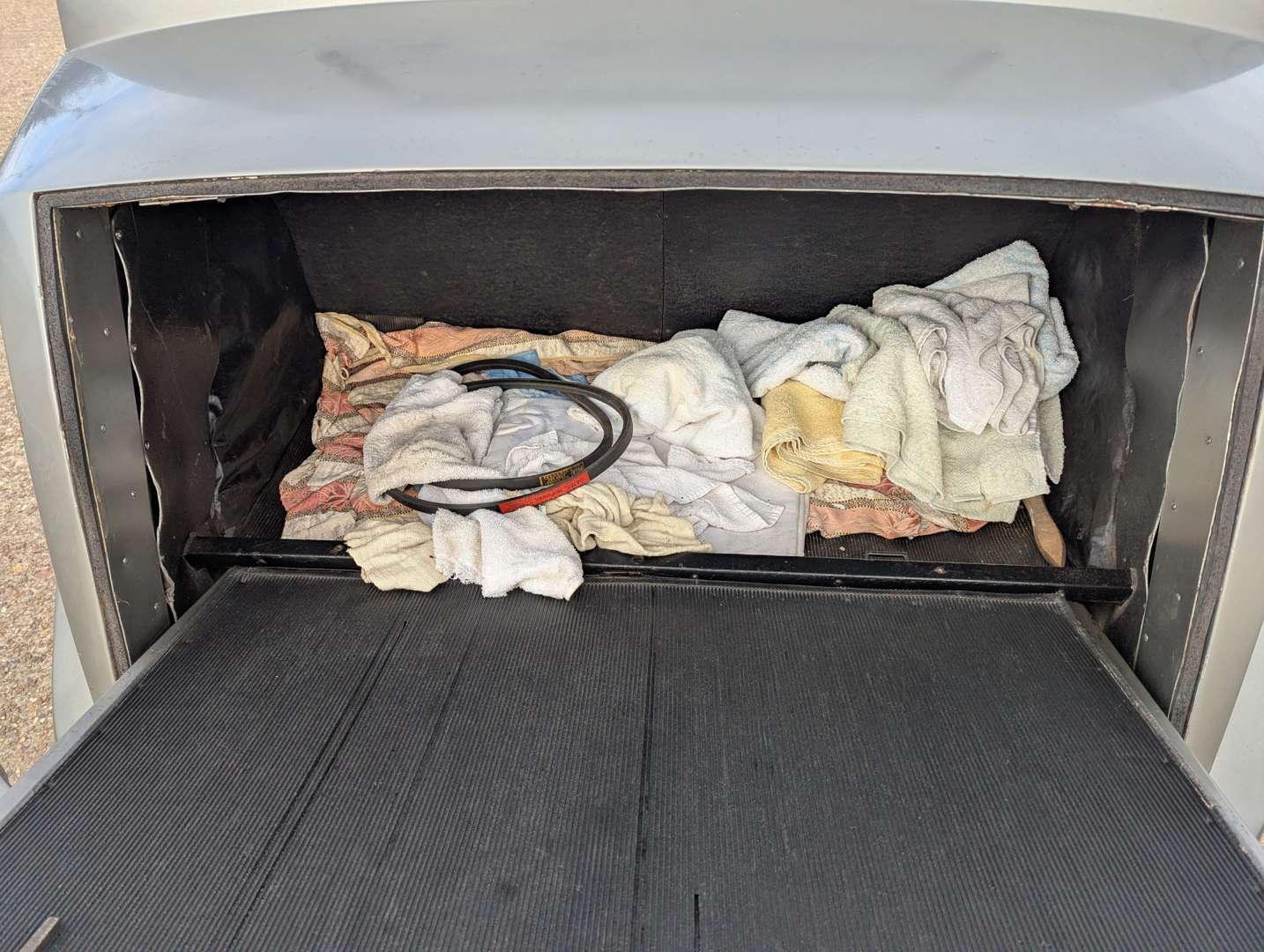 <p>1948 TRIUMPH 1800 SALOON</p>