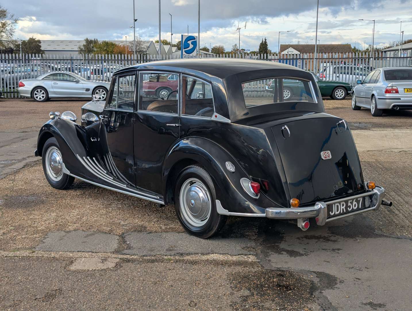 <p>1954 TRIUMPH RENOWN</p>