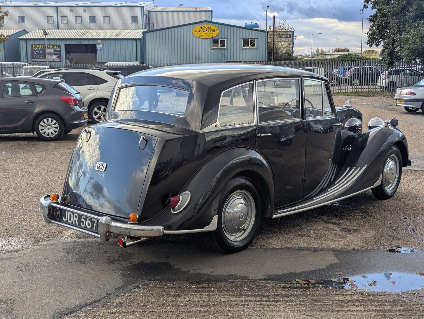 <p>1954 TRIUMPH RENOWN</p>