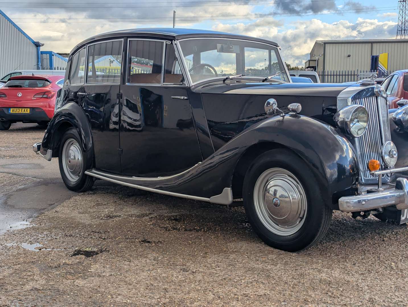 <p>1954 TRIUMPH RENOWN</p>